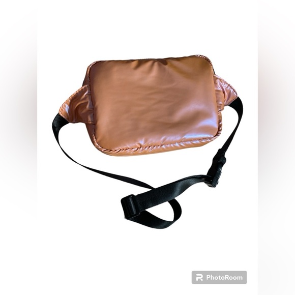 Free People Movement Iridescent Bum Bag NWOT - Picture 4 of 8